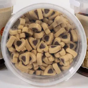 308375_1 Hvordan Hundegodbiter Hearts Duo Lamb Bucket 500g Ozami ser ut uten lokk